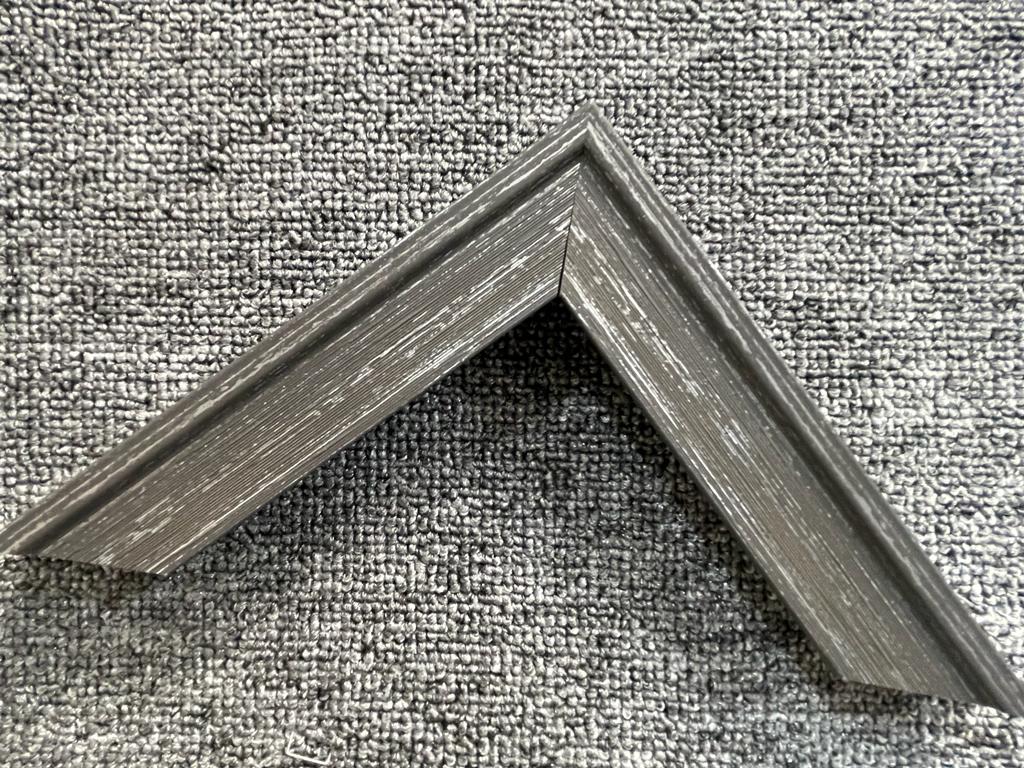 T4:- 3cm X 2cm